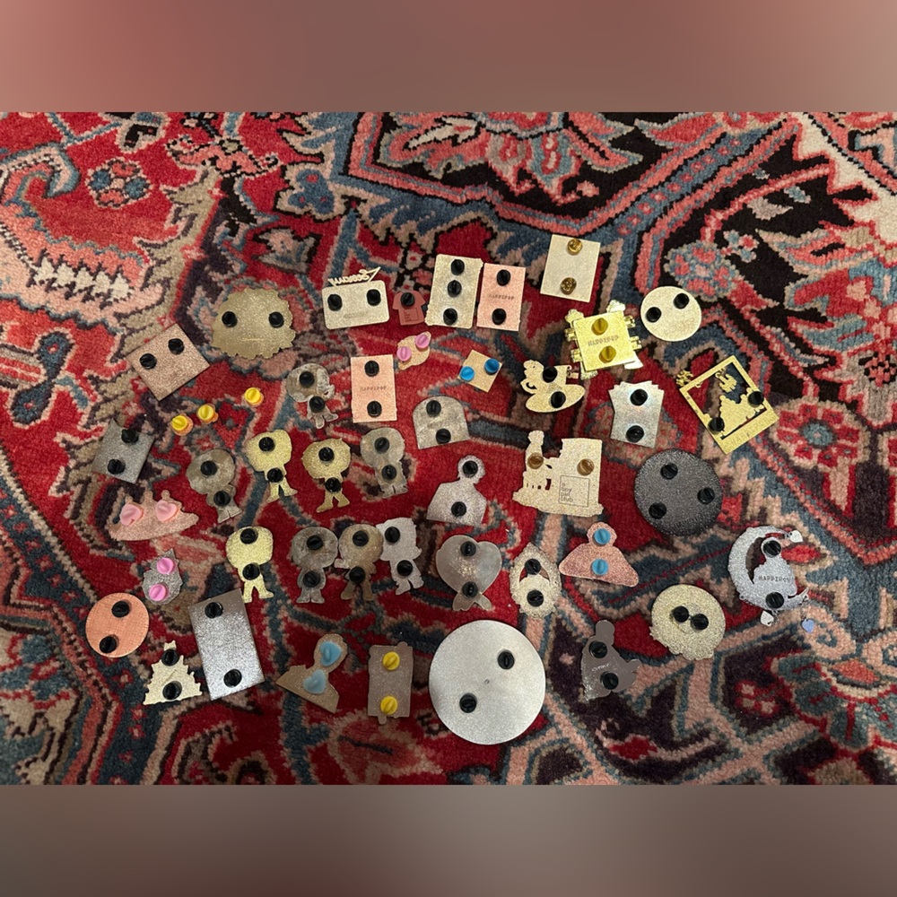 Large BTS Enamel Pin Lot - Picture 2 of 10